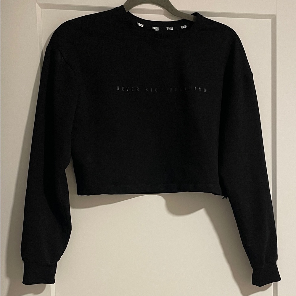 Chic Black Cropped Sweatshirt